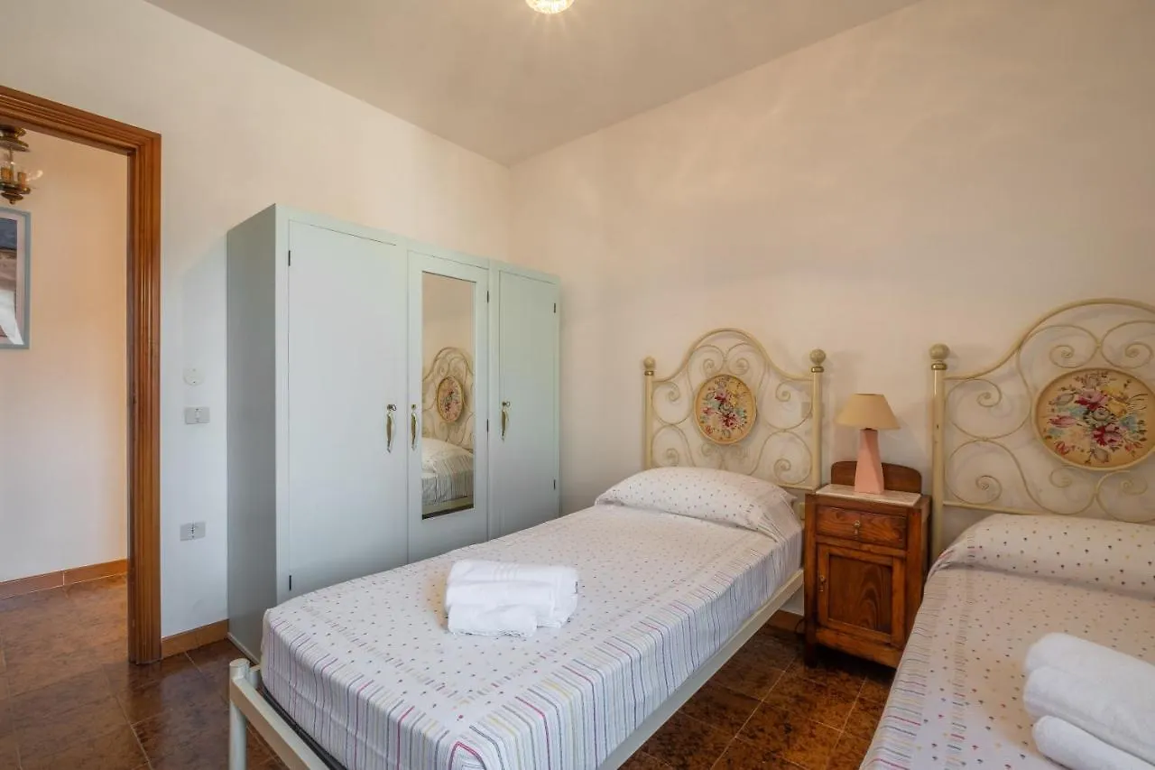 Ferienwohnung 5 Min BudoniTerrazzo Vista Borgo & Self Check-In Tanaunella 0*,  Italien